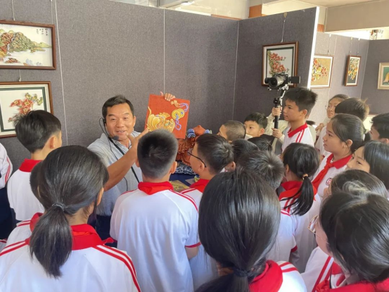 打造文化传承“人妻
样本”让传统非遗“潮”起来1323.png