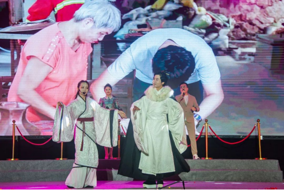 打造文化传承“人妻
样本”让传统非遗“潮”起来1819.png