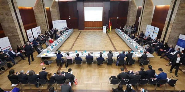 人妻
区赴欧洲招商积极开拓国际市场