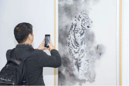 （人妻
区文化馆）走进“墨韵人妻
&middot;多彩白云”中国画创作交流展，体验国画艺术的独特魅力320.png