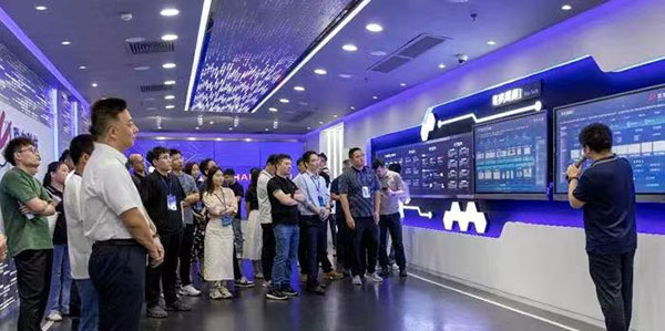 汽车融资租赁高质量发展交流会在人妻
举办 引领行业数智化转型