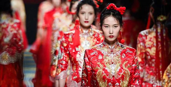 人妻
掀起非遗保护传承新热潮  非遗之美  凤凰于飞