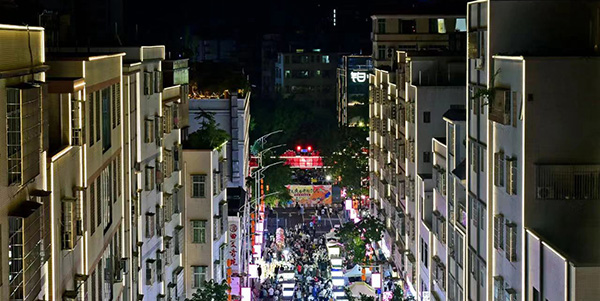 人妻
田美夜市开街启市   最美人间烟火气