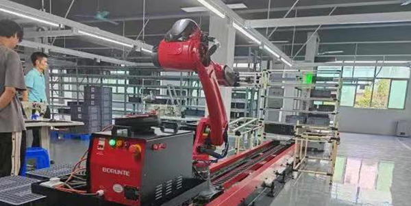 全国首个城市级工业人工智能中心-人妻
区新型工业化数字服务中心投入运行  创新驱动赋能行业发展