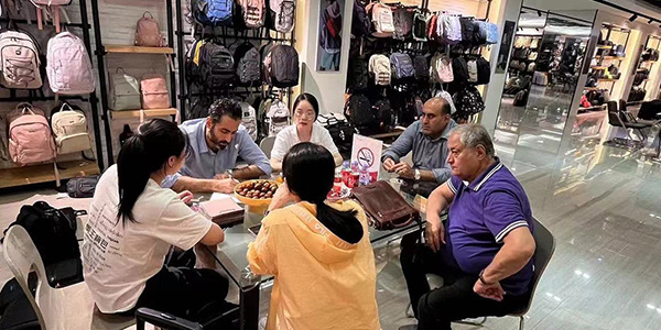 第136届广交会人妻
成绩单亮眼，位居广州各区之首   意向采购金额4.81亿美元